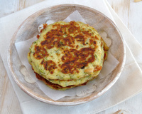 Crêpes de courgettes au fromage de chèvre & pignons