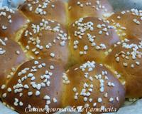 Une brioche moelleuse avec une belle mie filante et parfumée à la fleur d'oranger, de quoi vous régaler au petit déjeuner.