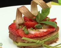 Tartelette amande, rhubarbe et fraises