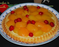 Tarte pâtissière aux abricots et aux fraises