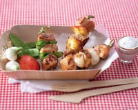 Brochettes de poulet, sauce au yaourt