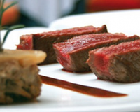 Filet de bœuf de Bazas et gâteau de céleri aux champignons