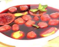 De délicieuses fraises au vin rouge.