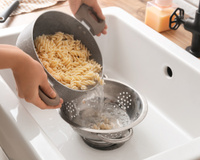 Pourquoi vous devriez arrêter de jeter l’eau bouillante des pâtes dans l’évier (et ce qu'il faut faire à la place)