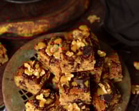 Blondie à la banane, chocolat et noix