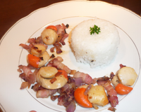 Saint Jacques aux oignons rouges