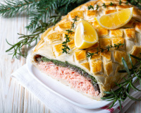 Menu du Nouvel an : Cyril Lignac propose sa recette de plat de fête avec du saumon