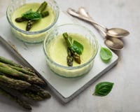 Petits flans d'asperges vertes