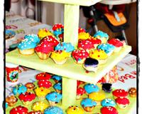 Pour un anniversaire coloré et réussi, n'hésitez pas à faire des muffins...