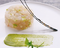 Une belle entrée fraîche du chef Mickaël Féval du restaurant Antoine, tirée de son livre Pêche en Norvège.