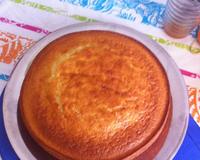 Gâteau simple au yaourt et au citron pressé.