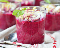 Soupe froide de betterave au fromage blanc