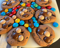 Cookies au chocolat, pépites de chocolat et smarties