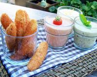 Pour un apéritif qui croustille à déguster avec les doigts, sans oublier de les tremper dans de délicieuses sauces aux parfums différents.