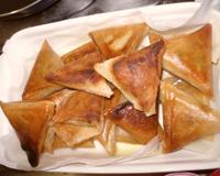 Bien grillés au four plutôt qu'à la poêle, les samossas sont aussi bons mais beaucoup moins gras.