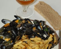 Moules à la bière et aux lardons