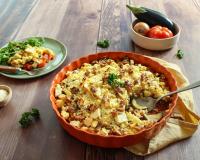 Crumble salé à la ratatouille, féta et noix