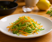 Poêlée de courgettes et carottes en julienne