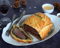 Rôti de bœuf en croûte feuilletée et farce aux champignons