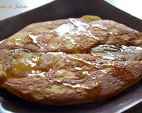 Je vous livre ici la recette de pancakes aux pommes (pour la douceur) et aux graines de pavot (pour le croquant) !