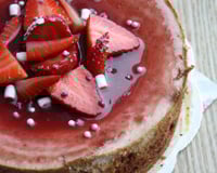 Cheesecake aux fraises et pralines roses