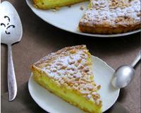 La "torta della nonna" (tourte de la grande-mère) est une tourte typique italienne, originaire de la Toscane.
Elle est farcie d'une crème pâtissière légère parfumée…