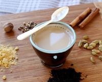 Le massala chai, c'est le thé épicé que l'on boit quotidiennement en Inde. Il est préparé avec un mélange d'épices appelé…