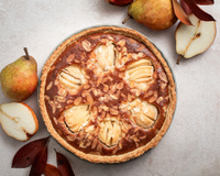 “Chaque fois que je la fais, mes invités veulent la recette” : la tarte amandine aux poires prête en 15 minutes