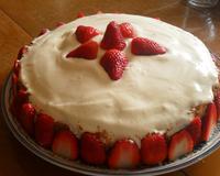 Un fraisier avec de la crème de mascarpone.