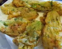 Elles sont arrivées sur le marché les jolies courgettes fleurs !Elles mettront de la couleur dans votre cuisine. J'ai choisi de petites courgettes fleurs, de façon à…