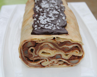 Roulé de crêpes aux pommes et chocolat
