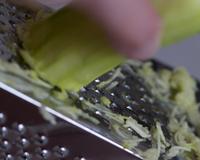 Sans être inutilement modeste, cette recette, je la trouve géniale car on peut la modifier à tous les façons. Ajouter des épices, herbes, d'autres légumes. Tout dépend…