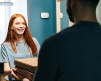 Flemme ou réconfort : une étude dévoile les vraies raisons qui nous poussent à commander à manger