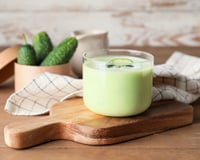 Les fortes chaleurs de retour : cette recette de milk-shake aux herbes et concombre de Stéphanie Le Quellec va vous rafraîchir !