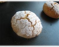 Une recette gourmande de macarons marocains aux amandes. Ces douceurs tendres et goûteuses en feront craquer plus d'un gourmand !