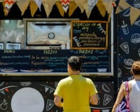 Super utile pour les vacances (et pas que) : ce site gratuit répertorie tous les camions à pizza de France !