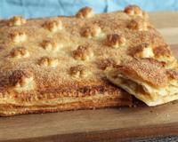 La pompe aux pommes est un dessert qui vient d'Auvergne. Des pommes sont enfermées dans de la pâte feuilletées. Elles deviennent fondantes à…