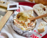 Camembert rôti aux noix