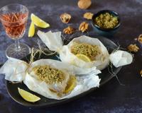Des papillotes saines à base de poisson et de noix du Périgord.