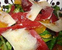 Très délicate et très subtilement parfumée cette petite salade ... Et excellente en entrée d'un repas. Et pour parfaire le tout, très simple et rapide à préparer...