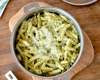 One Pan Pasta - Penne rigate aux oignons & brocoli