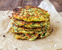 Petites crêpes de courgettes à la mozzarella
