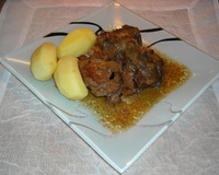 Joues de porc à la bière classiques