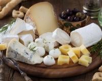 Le top 5 des fromages les moins caloriques pour se régaler sans culpabiliser