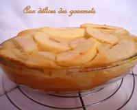Pour finir mes dernières poires, me revoici avec une autre recette express de clafoutis. Un mélange entre poires, pommes et sauce caramel. Une texture qui ravie les papilles…
