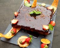 Un gâteau au nom royal, avec un aspect très capitonné.