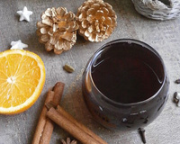 Jus de raisin chaud épicé comme un vin chaud