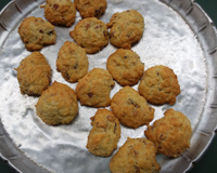 Cookies oignons, sésame et lard fumé