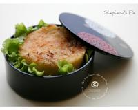 Fameuse cassolette dorée au four, lit de boeuf haché recouvert de son onctueuse purée.
