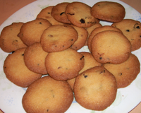A partir d'une recette de base pour cookies j'ai rajouté à la place des basiques pépites de chocolat, un mélange de fleurs et de fruits pour infusion